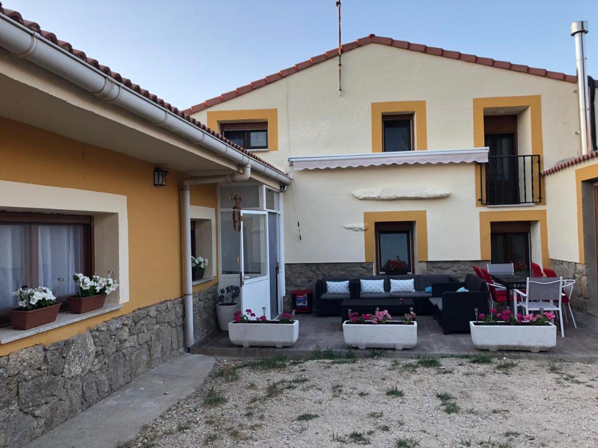 Casa Rural Los 7 Pinos De Gredos Navarredonda de Gredos Exterior photo